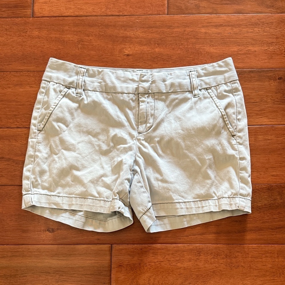 Caslon Women's Light Gray Shorts Size 4